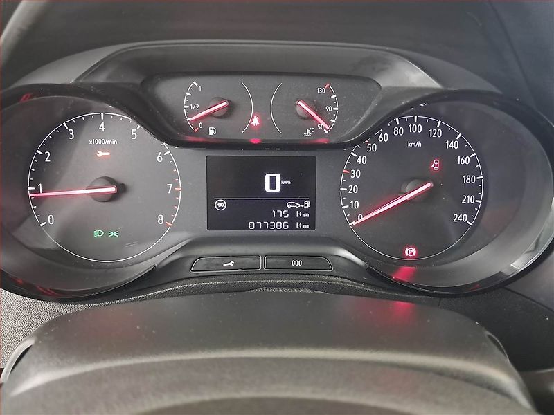 Opel Crossland X (2017) Enjoy 1.2, Serv.kniha - fotka 11 z 19