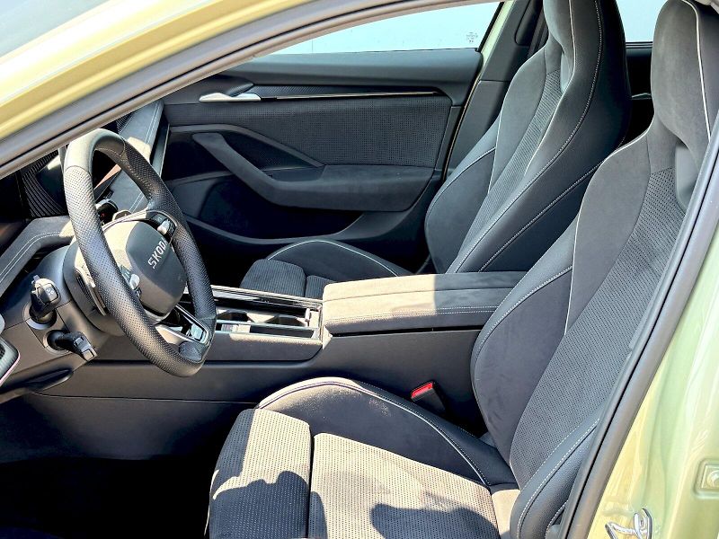 Škoda Superb (2025) Combi DSG 2.0 TDI / 110 kW / S - fotka 17 z 28