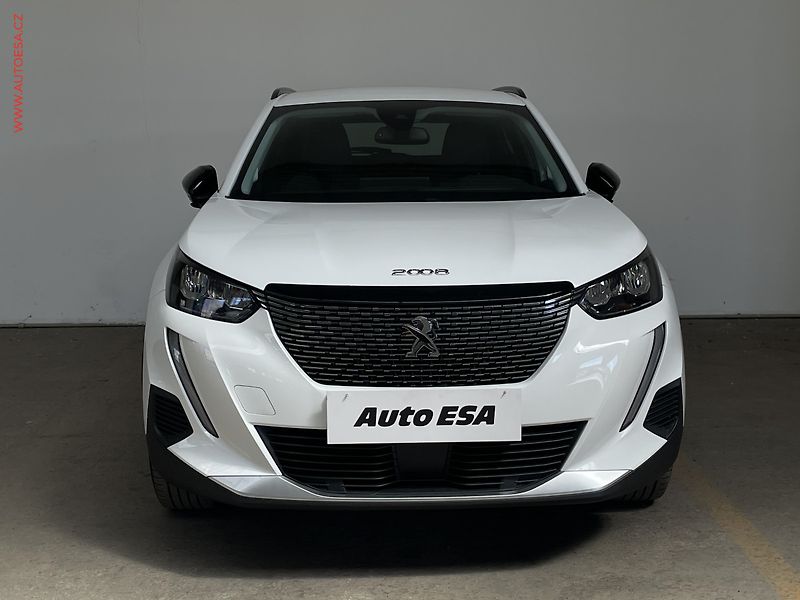 Peugeot 2008 (2022) 1.5 HDi, Allure, AT, LED - fotka 2 z 17