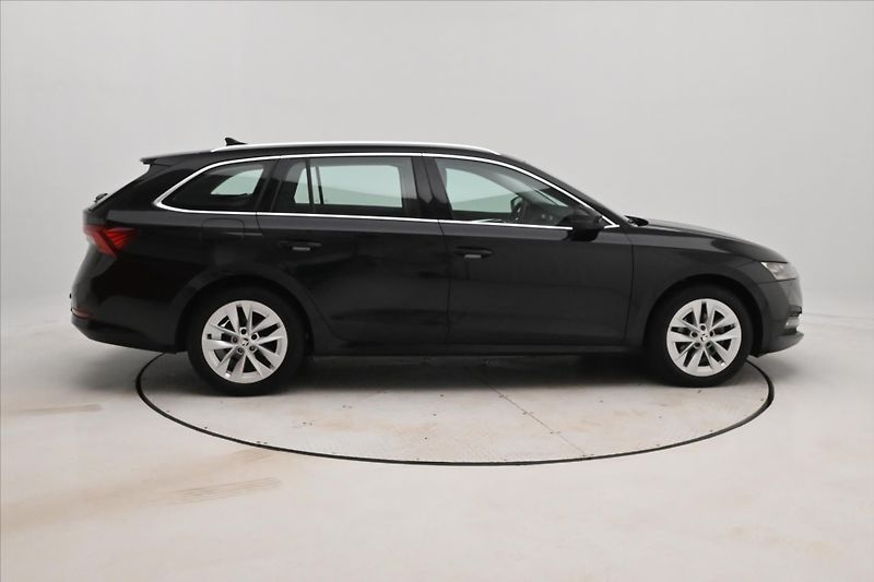 Škoda Octavia 2,0 TDI 110 kW DSG MATRIX LED - fotka 4 z 33