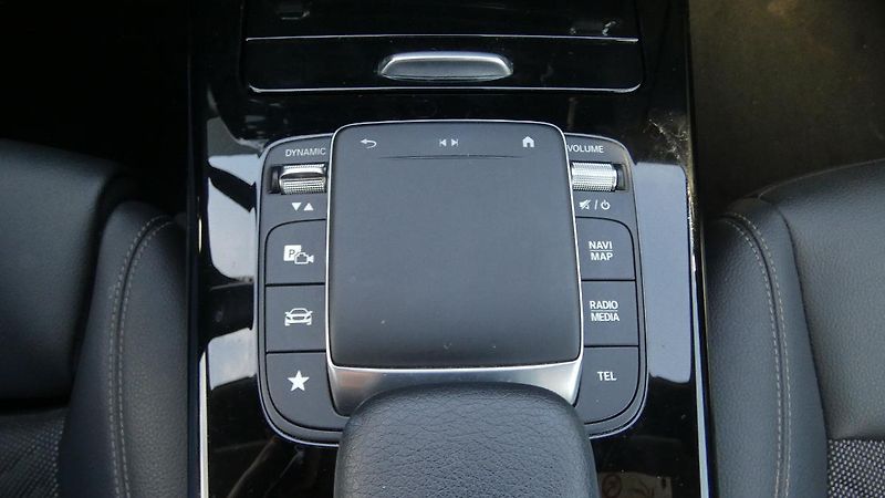 Mercedes-Benz CLA 180 - fotka 17 z 22