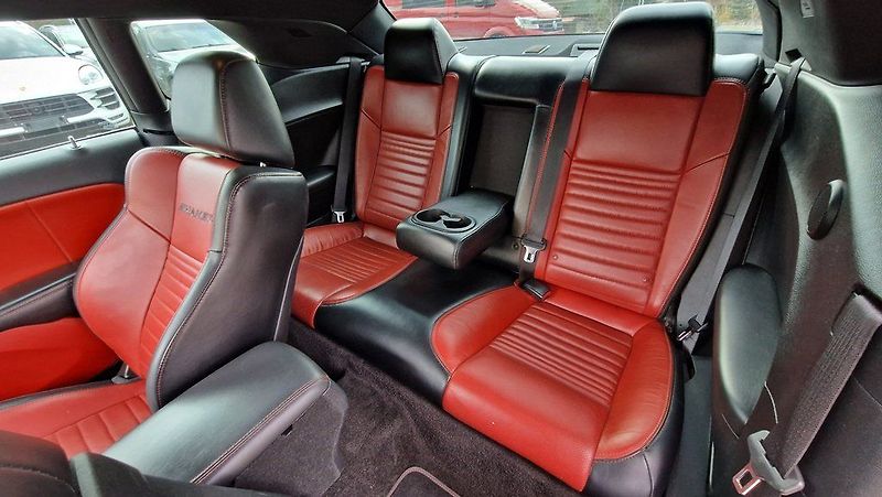 Dodge Challenger 5.7L V8 Hemi/Shaker/kůže/375 P - fotka 10 z 19