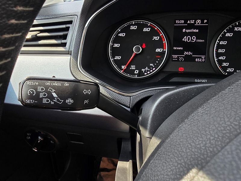 Seat Arona DSG TSI FULL LED NAVI 1Majitel - fotka 14 z 32