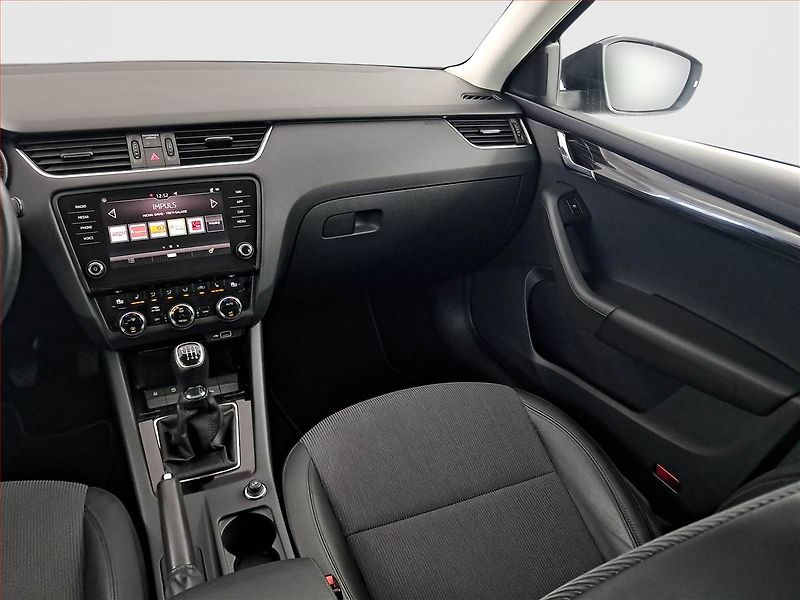 Škoda Octavia (2019) Style 2.0 TDI, Kůže, Navi - fotka 8 z 18