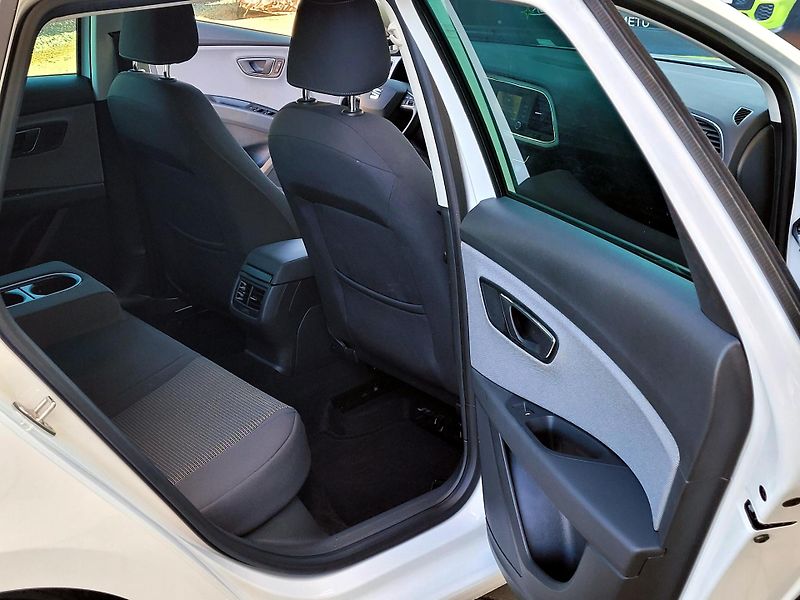 Seat Leon 1,2 ST Style 1maj*SERV.KNÍŽKA* - fotka 22 z 44