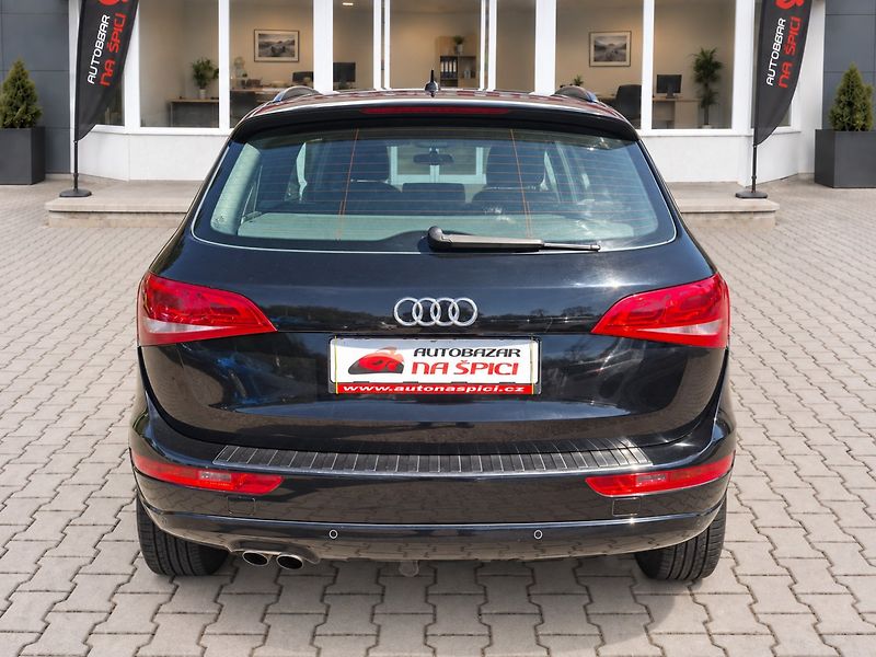 Audi Q5 (2012) 2.0TDI 105kW QUATTRO S-LINE - fotka 6 z 30