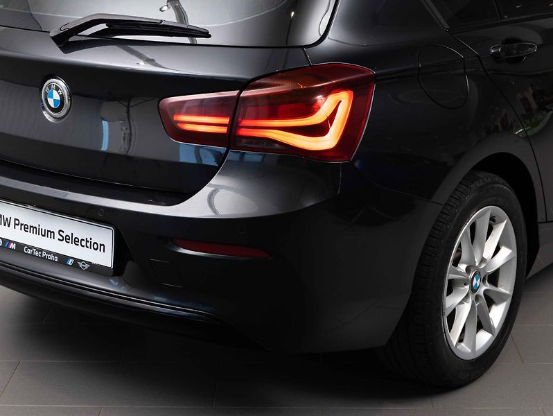 BMW Řada 1 118i - fotka 10 z 22