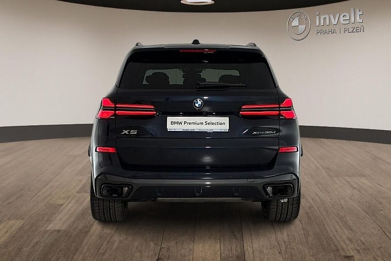 BMW X5 xDrive30d - fotka 4 z 30