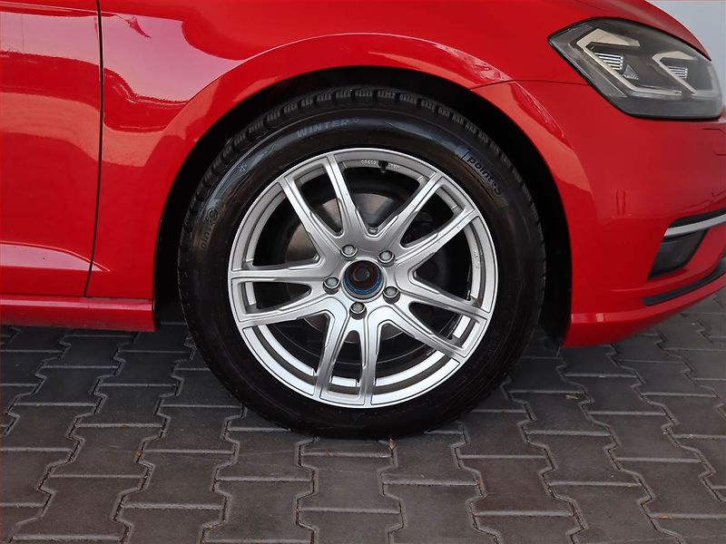Volkswagen Golf (2018) R-Line 1.6 TDI, Automat, Kůže - fotka 15 z 22