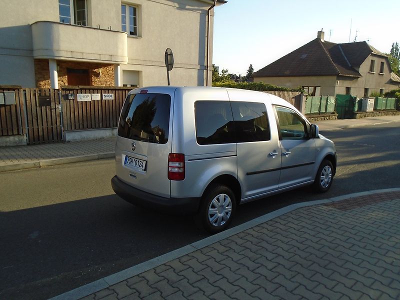 Volkswagen Caddy (2013) 1.6 TDI, 5.Míst, Klima - fotka 7 z 24