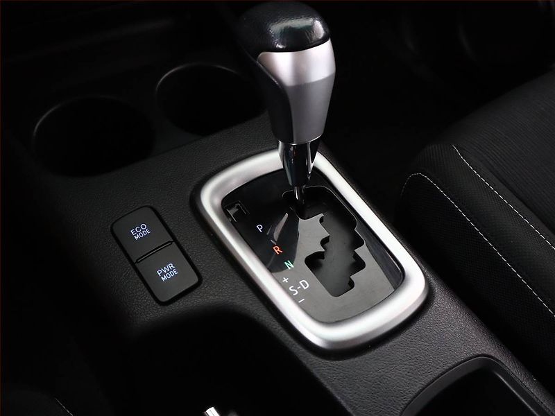 Toyota Hilux (2017) Executive 2.4 D-4D - fotka 11 z 20