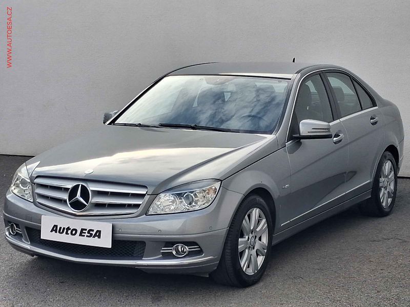 Mercedes-Benz Třídy C (2009) 2.2 CDi C200, AC, temp. - fotka 3 z 17