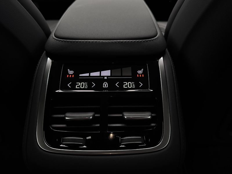 Volvo XC90 (2026) T8 AWD Plug-in DARK PLUS 7m - fotka 24 z 29