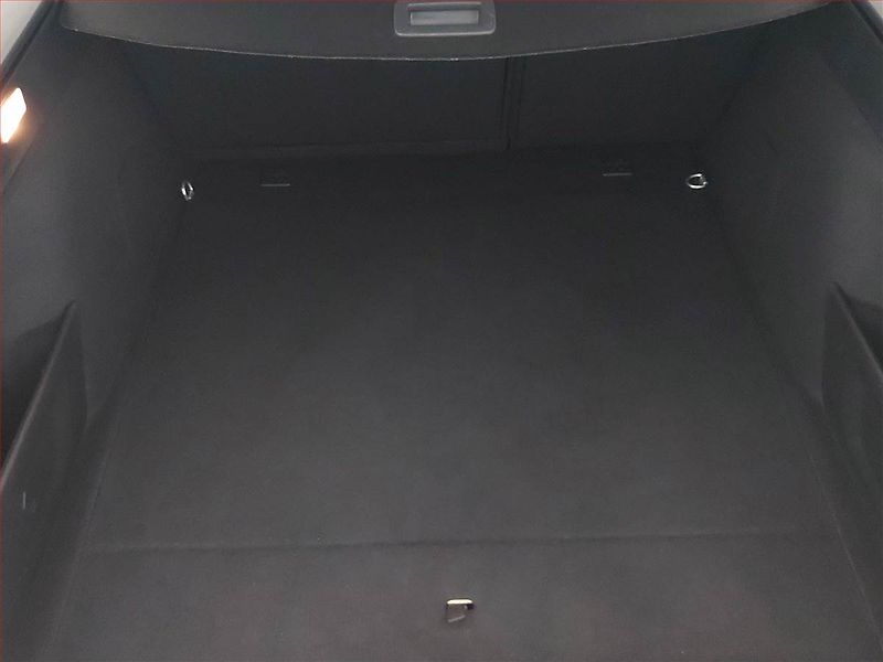 Peugeot 308 (2017) 1.6 BlueHDi, Serv.kniha - fotka 14 z 19