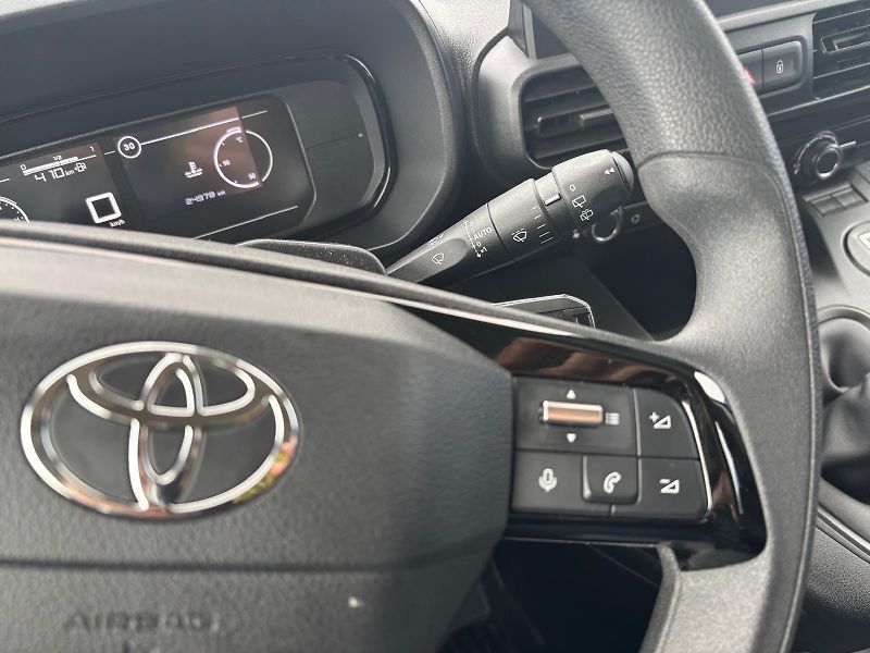 Toyota ProAce City 1.5 D-4D Extra CrewCab Active - fotka 17 z 25