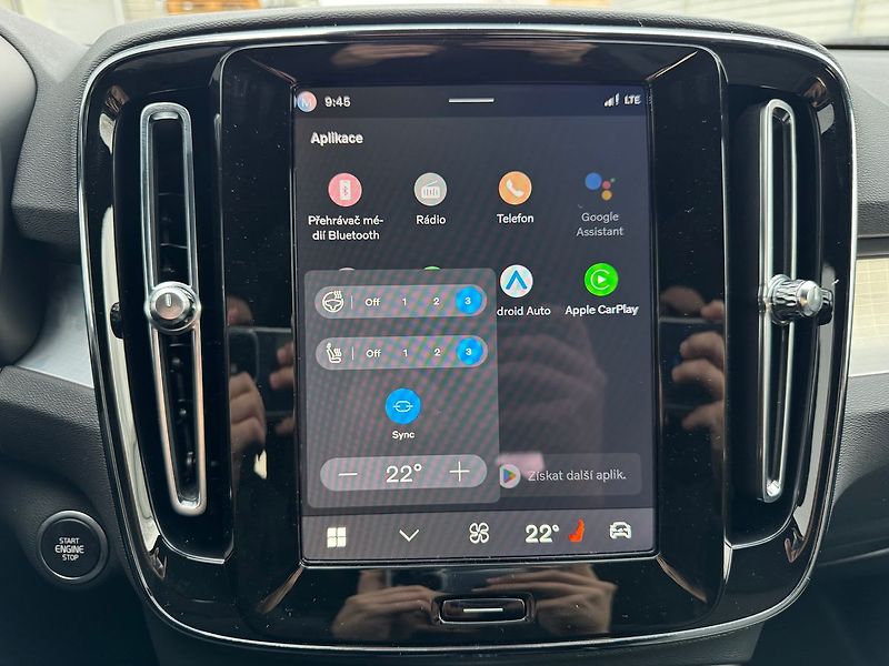 Volvo XC40 (2026) PLUS DARK B3, 360°, PIXEL LED - fotka 17 z 20