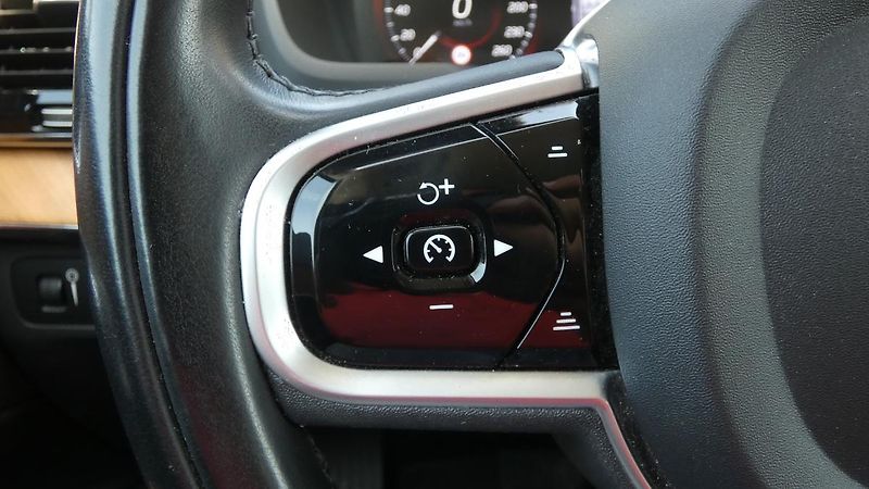 Volvo XC90 B5 AWD Drive-E mHEV aut. Inscr - fotka 11 z 25