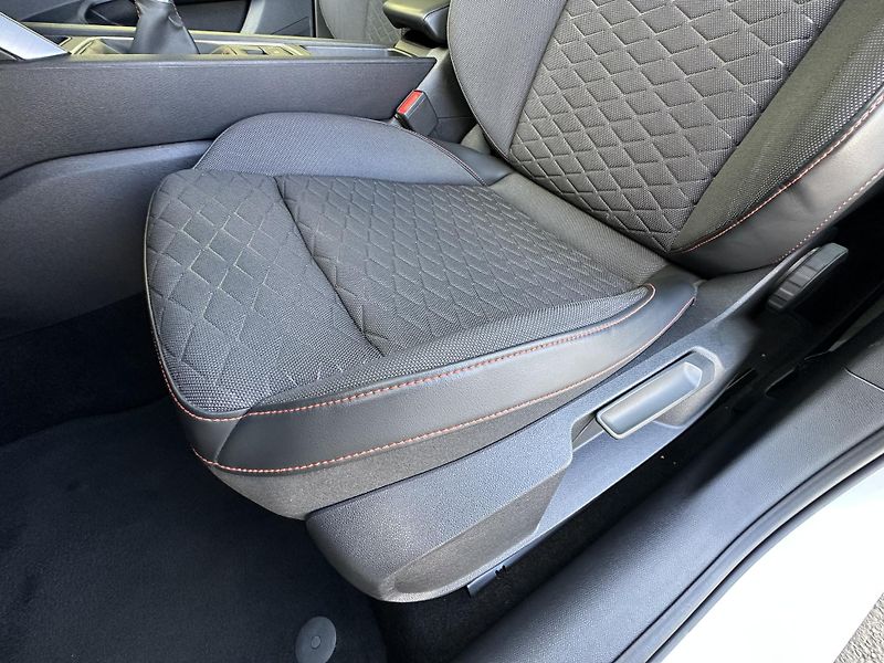 Seat Leon (2021) FR 1.5TSI/110kW *LED *KOMBI - fotka 7 z 47