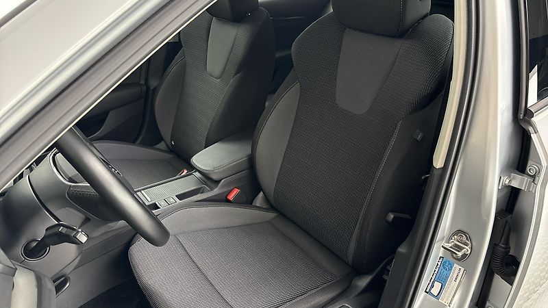 Škoda Octavia 2.0 TDI Ambition Combi - fotka 15 z 25