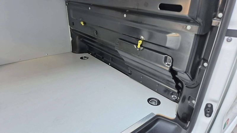 Fiat Scudo L1H1 2.0Mjet 106kW/145k MT6 - fotka 40 z 52