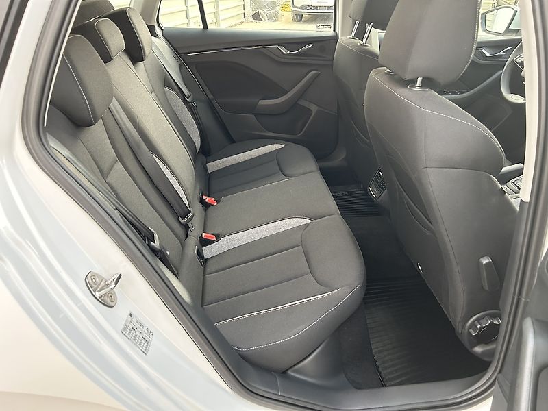Škoda Kamiq 1.0 TS Selection - fotka 24 z 30