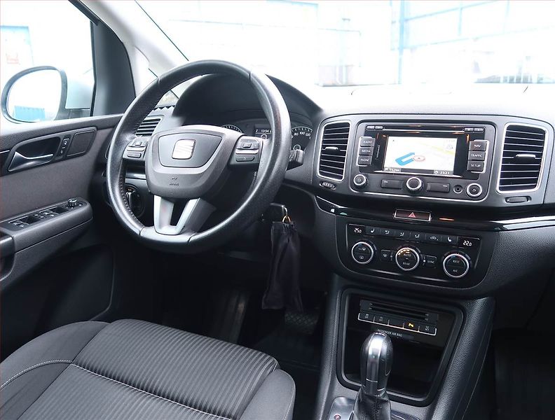 Seat Alhambra (2012) 2.0 TDI, Automat, Navi - fotka 7 z 19