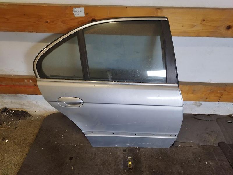 BMW Řada 5 5 E39 sedan boční dveře - fotka 3 z 11