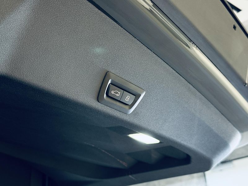BMW XM (2024) 50e*3R.ZÁRUKA*SERVIS.ZDARMA.29 - fotka 43 z 45