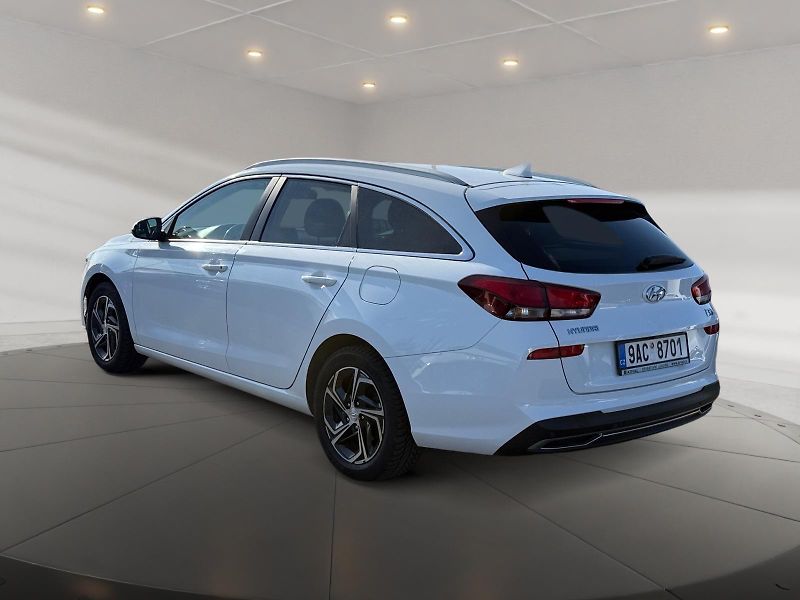 Hyundai i30 (2022) SMART 1.6CRDI 85kW CZ DPH - fotka 4 z 11