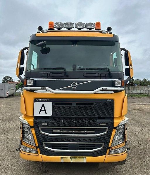 Volvo FH (2015) 6x2 kovošrot + Palfinger - fotka 3 z 10
