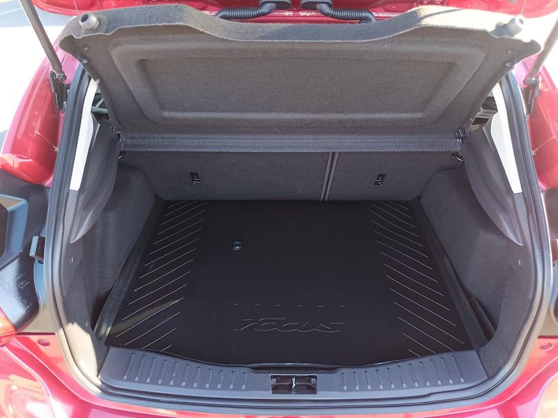 Ford Focus (2011) - fotka 35 z 39
