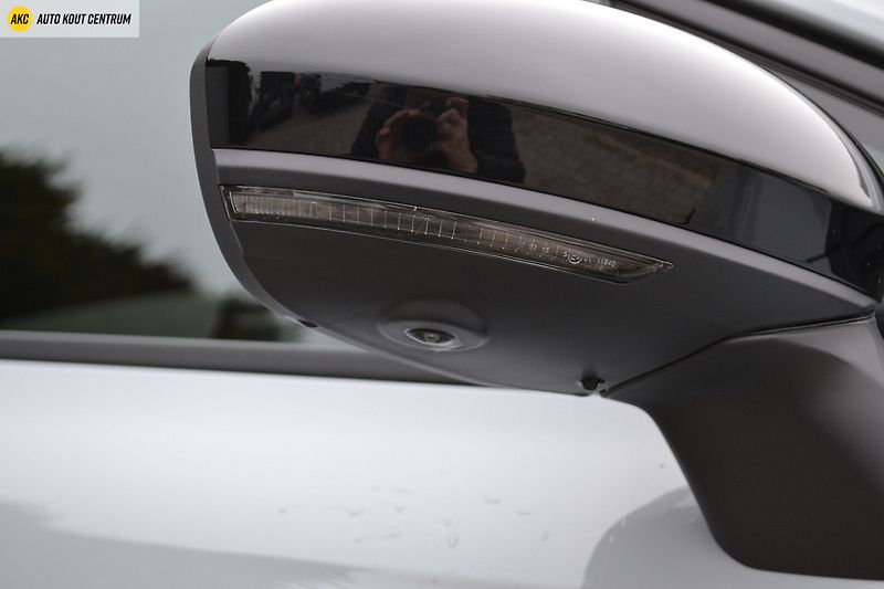 Renault Clio FULL HYBRID TECHNO E-TECH 145 - fotka 11 z 51