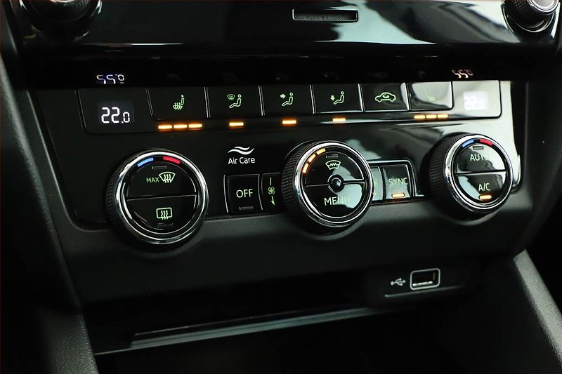 Škoda Octavia (2019) Ambition 1.6 TDI, ČR,1.maj - fotka 13 z 18