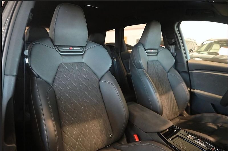 Audi Q6 e-tron S Line 83kWh 360kam - fotka 12 z 25