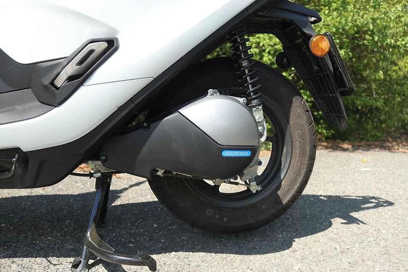 CUV e je druhým elektrickým skútrem, který Honda v Česku přidala do nabídky.
