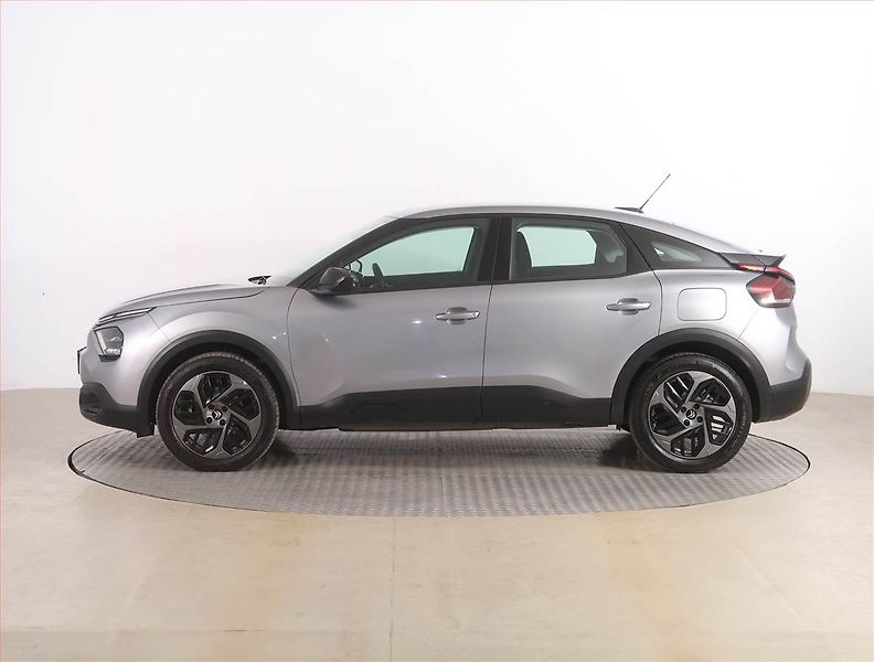 Citroën C4 (2023) Feel 1.2 PureTech, Automat - fotka 3 z 18