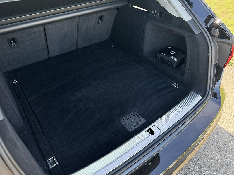 Audi A4 Avant (2023) 35 TFSI | 2023 | 1. majitel - fotka 13 z 14
