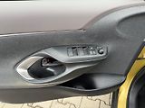 Toyota Yaris Cross 1.5 HSD e-CVT Executive FWD - náhled 12