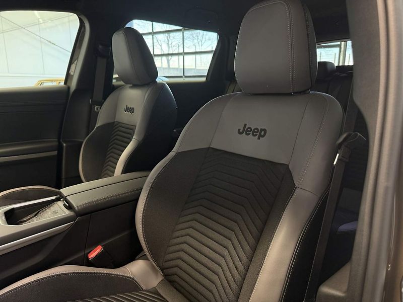 Jeep Compass (2026) First Edition e-Hybrid 145k eD - fotka 19 z 25