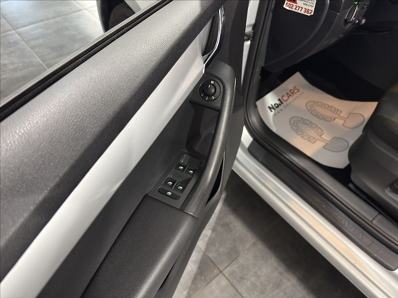 Škoda Octavia 1,6   TDI KEY-LESS TAŽNÉ ČR - fotka 7 z 29