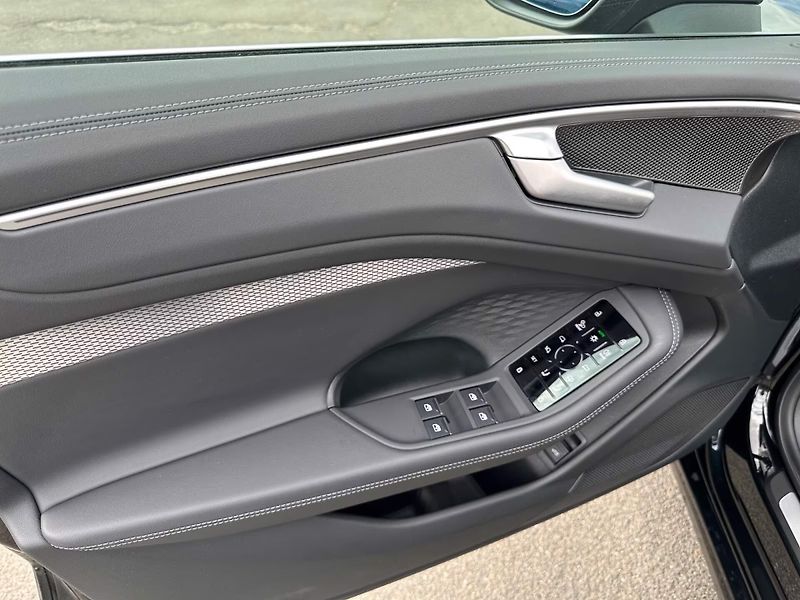 Audi A6 TDI q S-Line HuD Tech+ 360 - fotka 7 z 14