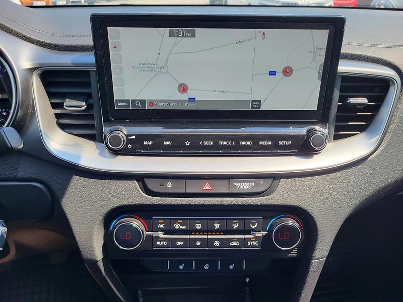 Kia Ceed 1.5 T-GDI 118kW Top SW *ČR - fotka 12 z 49