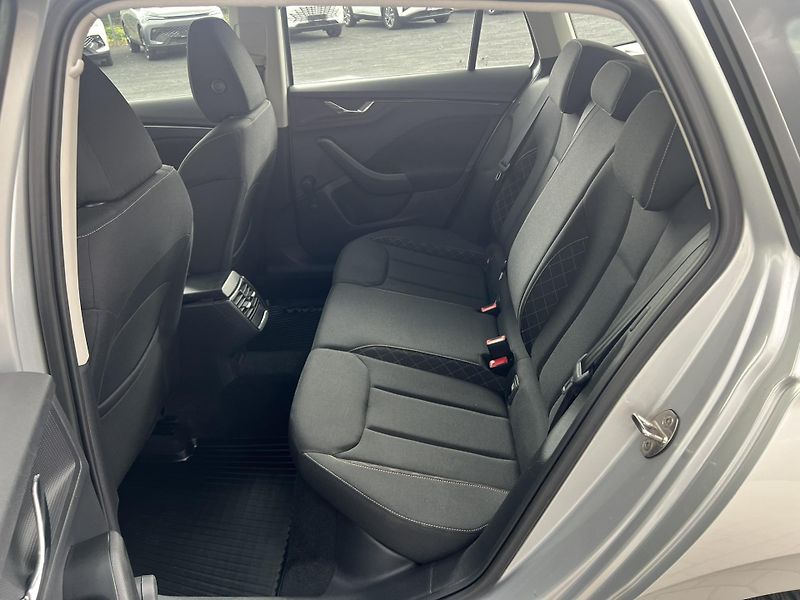 Škoda Scala (2023) 1.0 TSI 70KW ČR NOVÉ 1.MAJITEL - fotka 9 z 18
