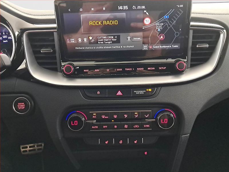 Kia Ceed (2022) GT Line 1.5 T-GDI - fotka 12 z 18