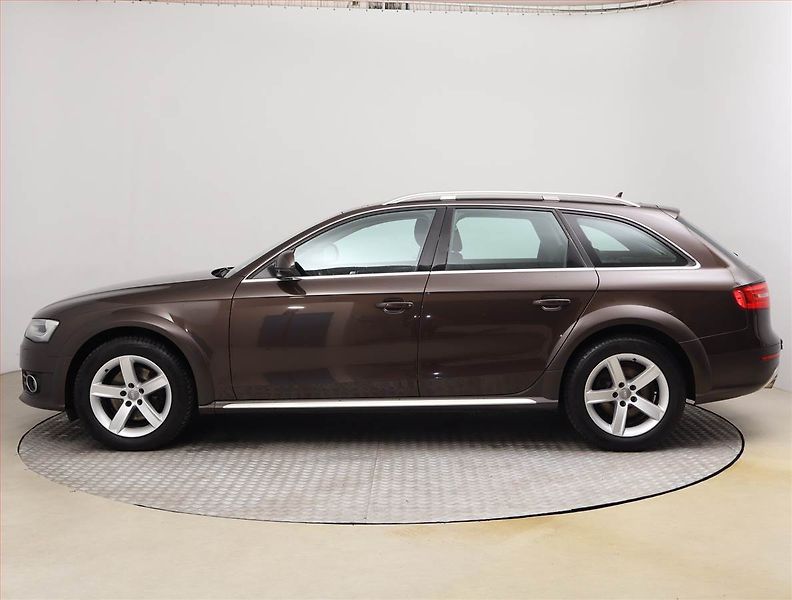 Audi A4 Allroad (2014) 2.0 TDI, 4X4, Automat - fotka 3 z 24