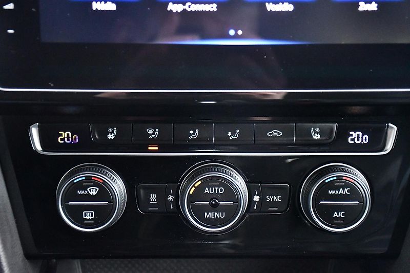 Volkswagen Arteon 2,0 BiTDI 4MOTION DSG ELEGANCE - fotka 26 z 40