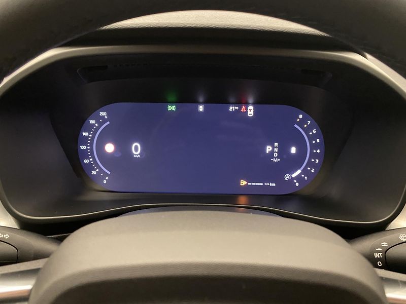 Volvo XC40 (2025) B3 AUT DARK PLUS - fotka 30 z 48