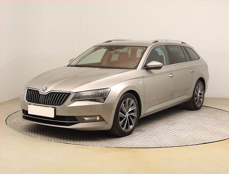 Škoda Superb (2018) Laurin&Klement 2.0 TDI, 4X4 - fotka 2 z 28