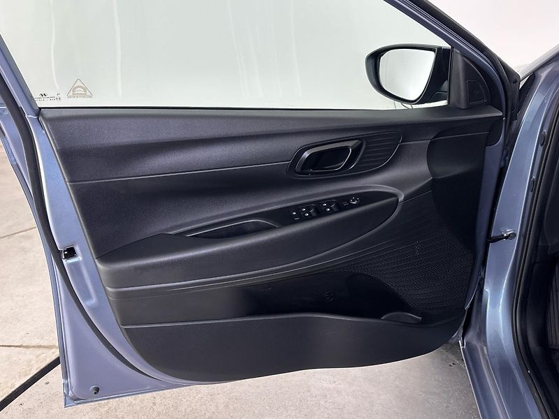 Hyundai i20 Hatchback 1,2i - fotka 13 z 27