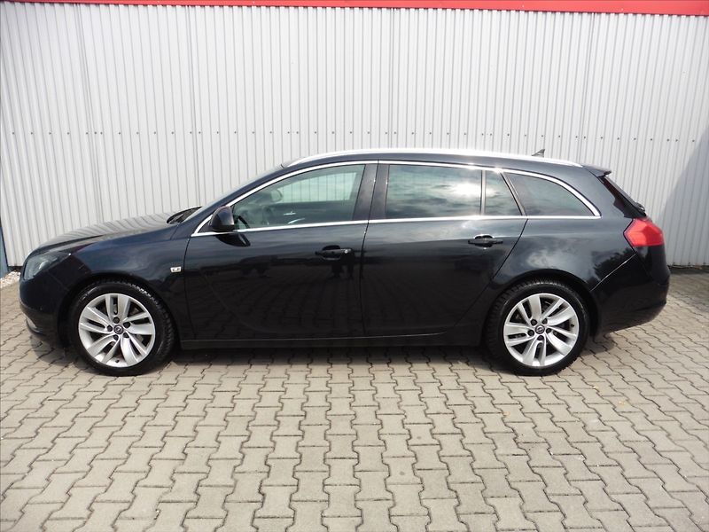 Opel Insignia 2,0   Cosmo Sports Tourer - fotka 5 z 16